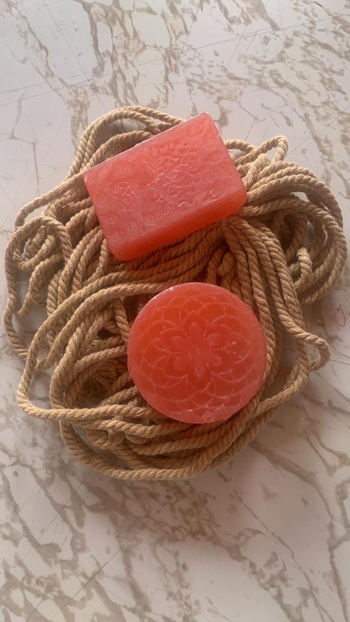 Jabón de amino de cabra y aroma a Chanel No. 5 Casa Nagual